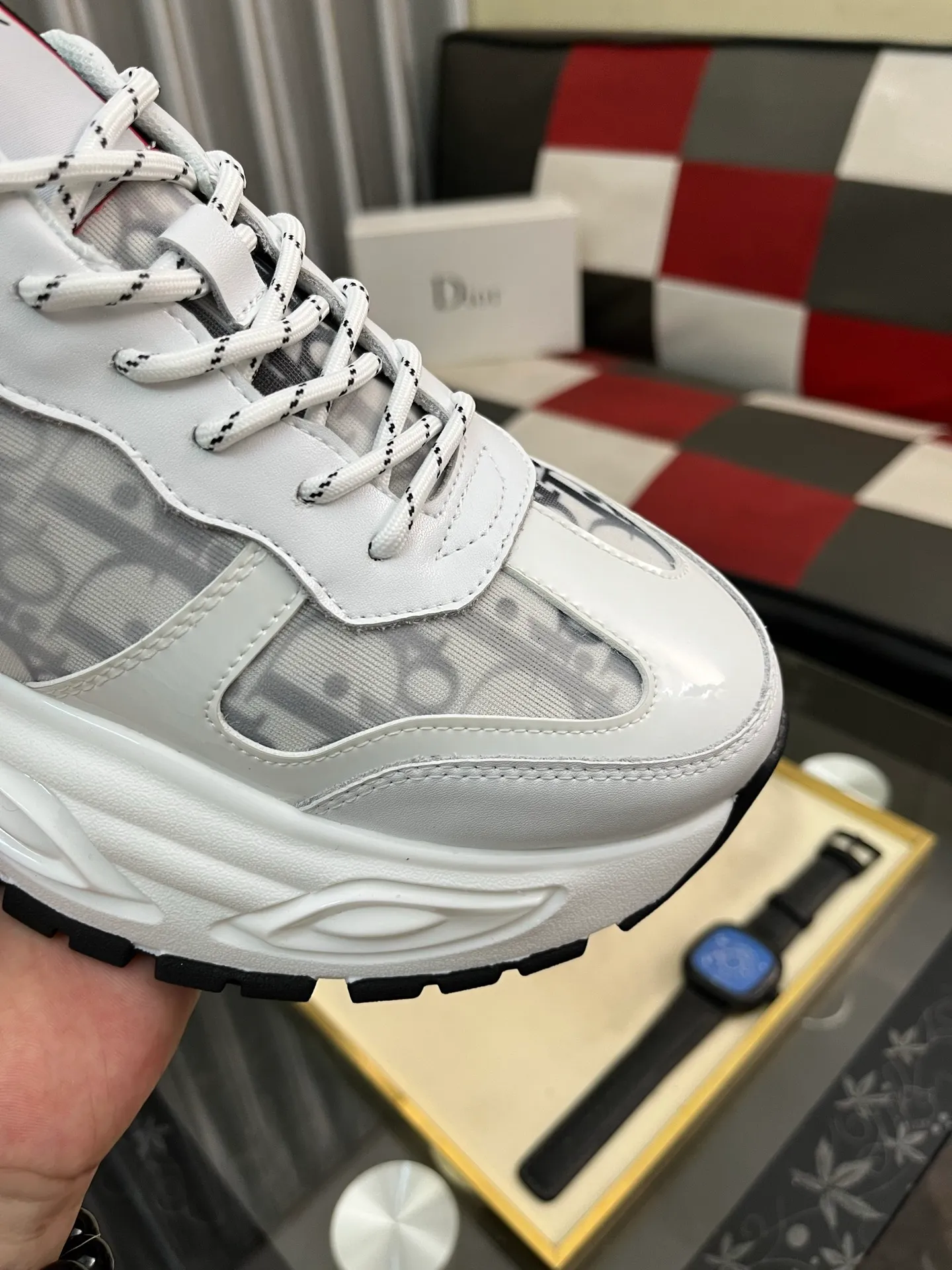 Men's men's shoes 💰458⌚️⌚️Dior's new 🆕low-cut casual sneakers, made of breathable mesh, with brand signature details on the shoe collar to enhance style. Fashionable and versatile, it can complement any look. With a sophisticated design that is both dynamic and modern, this new must-have shoe adds a new dimension to Dior's legacy, displaying modern elegance. Men's shoes 38-44 2️⃣ colors available